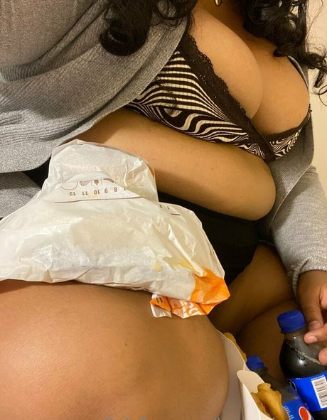 lunaredondaa ポルノスター 可愛い 写真