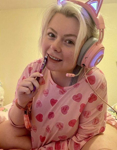 Naughty Danni 女優 写真