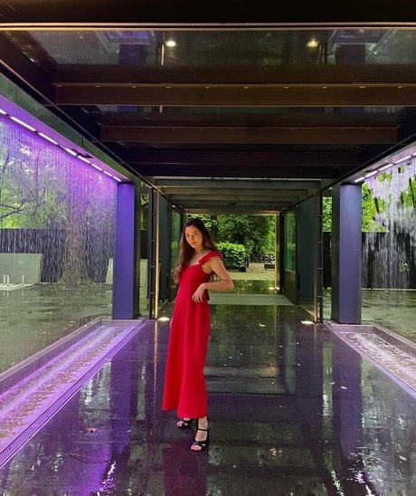 逆騎乗位 オンリーファンズ ポルノ 画像