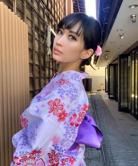 甘いおまんこオンリーファンズ ポルノ ギャラリー