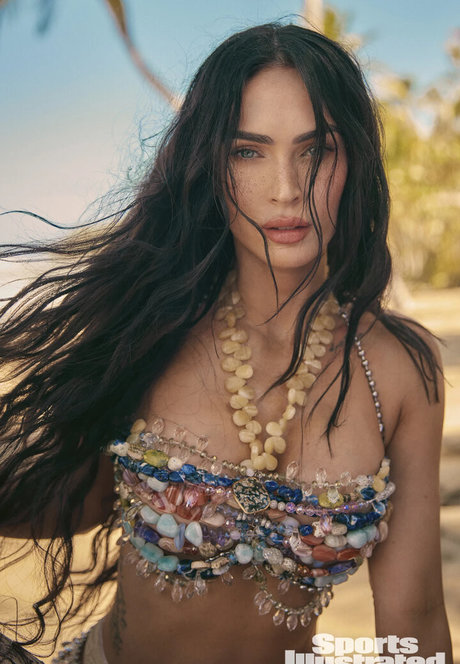 巨乳で曲線美のOnlyFans ポルノグラフィック ギャラリー