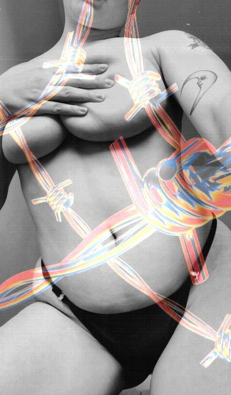 ゴス3P OnlyFans ホットセクシー ギャラリー