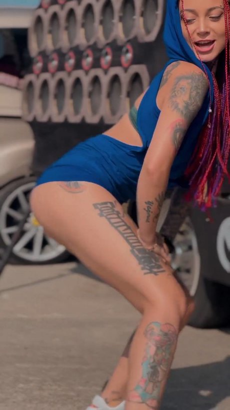 ヌード教師オンリーファンズ セクシーxxx ギャラリー