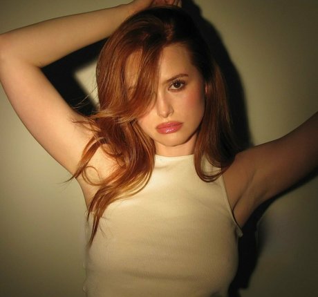 巨大なチンポを持つシーメールオンリーファンズ ポルノ 画像