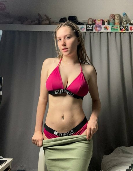 Gewoonalicia ポルノスター ギャラリー