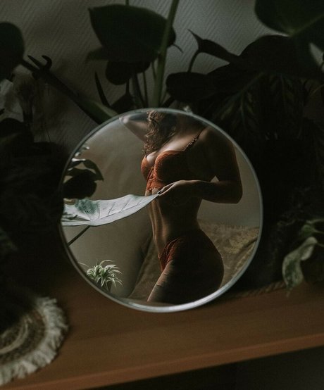 Deeperse ヌードモデル 画像