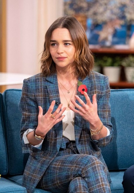 小柄なティーンオンリーファン ヌード 画像