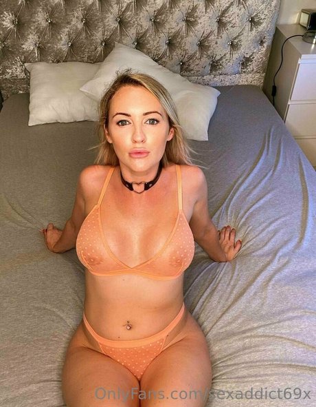 ブロンドビキニOnlyFans ホットセックス 画像