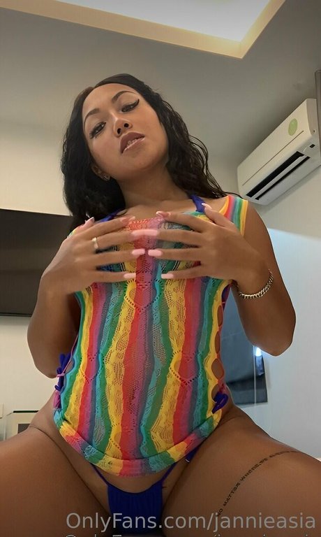 若い黒人女性オンリーファンズ ホット裸 画像