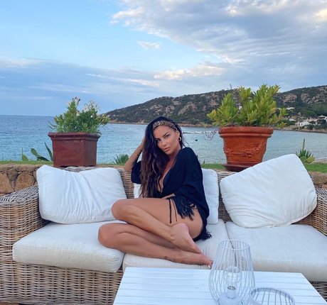 ポニーテールオンリーファンズ トップ 画像