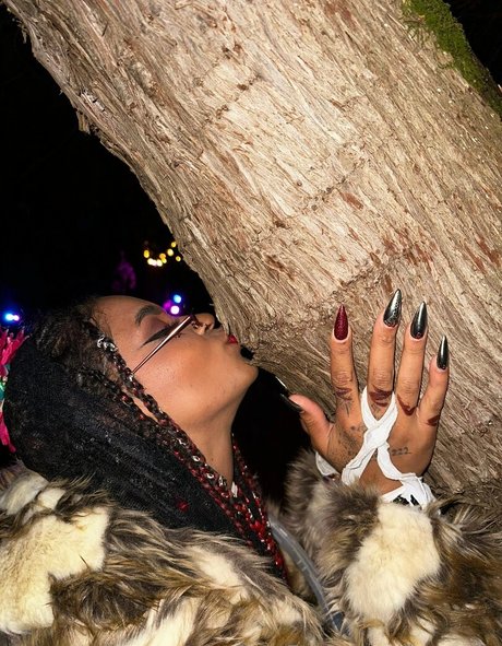 OnlyFansの交換 美しい裸 画像