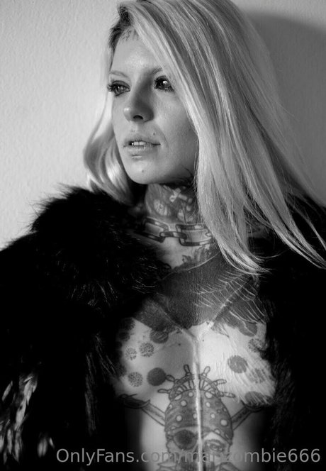 50歳のOnlyFans 美しいxxx 画像