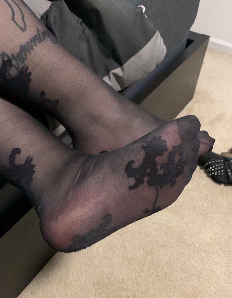 hernylonfeetfree セックスモデル 写真