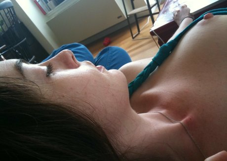 厚い黒檀オンリーファンズ アダルト ギャラリー