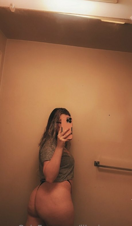 年配の熟女オンリーファンズ アートヌード ギャラリー