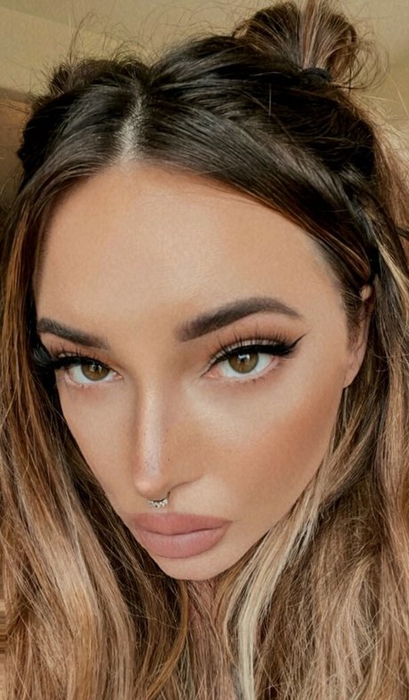 Brittany Zapata 高品質のポルノスター 写真