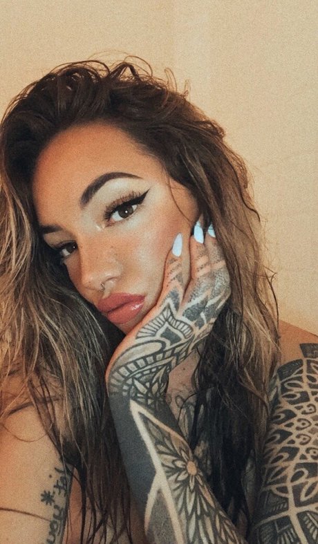 Brittany Zapata ポルノスター ヌード ギャラリー