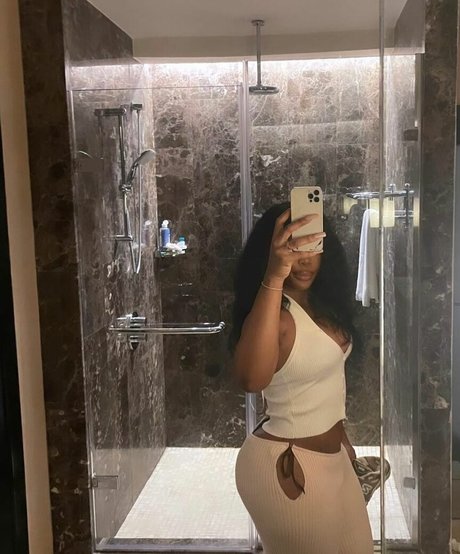 SZA エロティックなポルノスター 画像