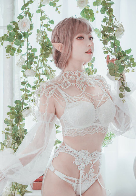 ピアス乳首オンリーファンズ 無料ポルノ 写真