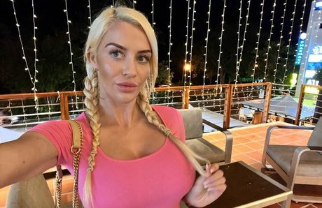 フェイシャルオンリーファンズ アートヌード 写真