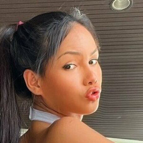 peachy lily 美しいモデル 画像