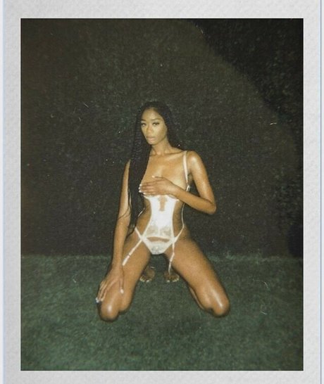 cebrena ヌードモデル 写真