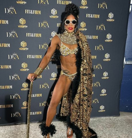 巨乳の熟女オンリーファンズ 美しいxxx 画像