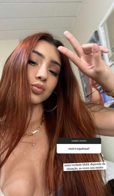 巨乳で曲線美のOnlyFans セクシーヌード 写真