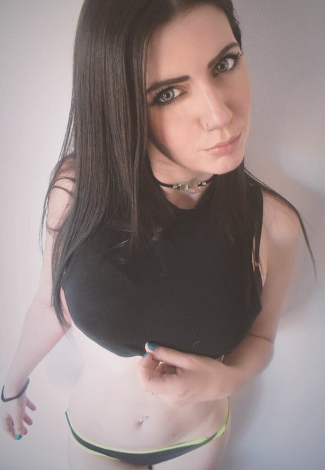 ゴス3P OnlyFans セクシーヌード ギャラリー