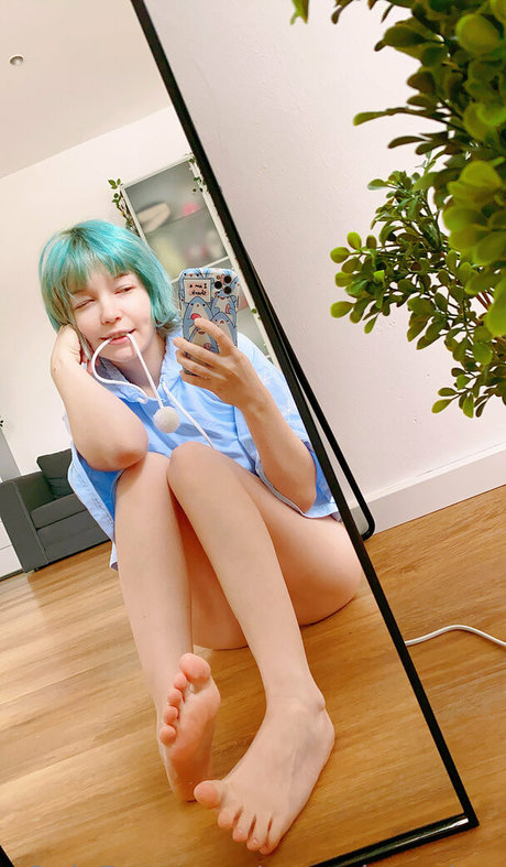 ゴス3P OnlyFans 無料裸 ギャラリー