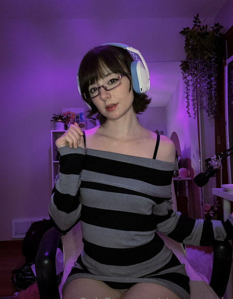 ブルネットの猫OnlyFans 無料ポルノ 写真