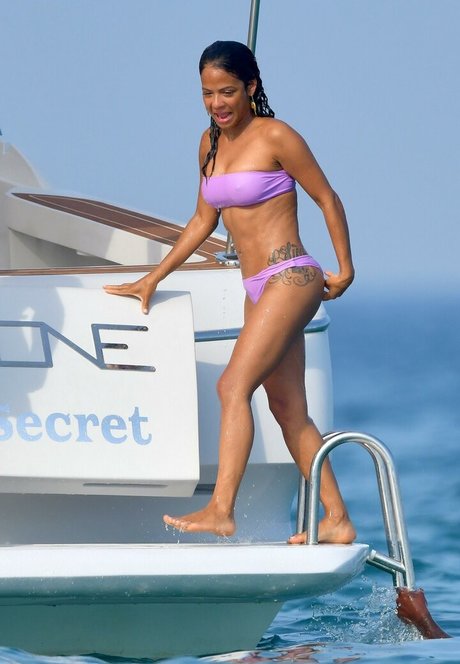 ラバーオンリーファン セクシーヌード アーカイブ