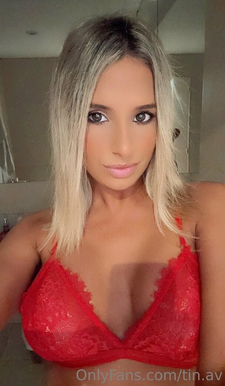 巨乳の黒人女性オンリーファンズ 素敵 写真