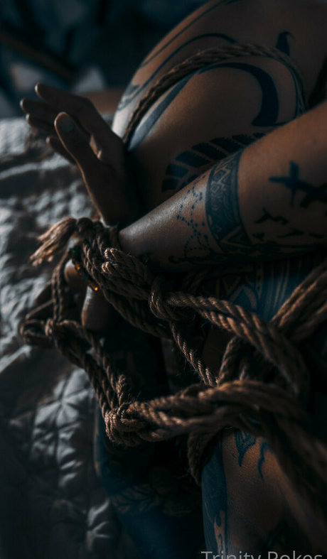 ポーグエボニーオンリーファンズ セクシー 画像