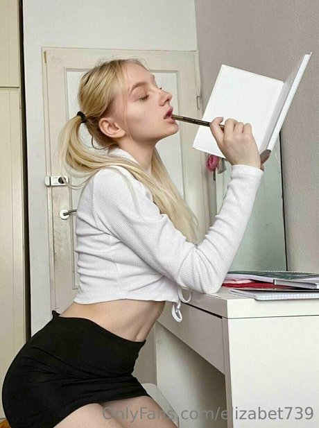 elizabet739 ポルノ女優 写真