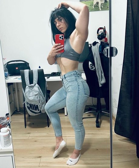 パウグプリンセスOnlyFans 美しいヌード 画像