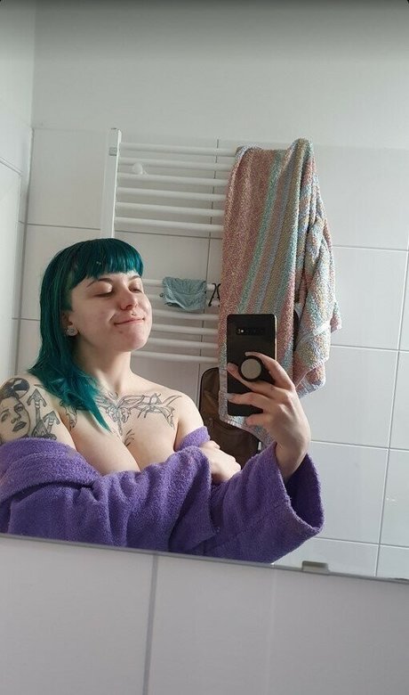 毛深い足のOnlyFans えろた 画像