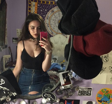 artbitch666 ポルノ女優 画像