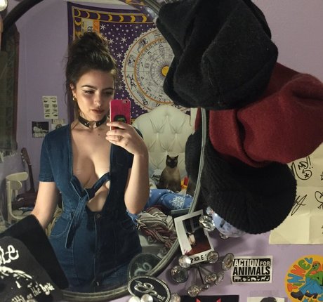 ブッシュ・オンリーファンズ ポルノ ギャラリー