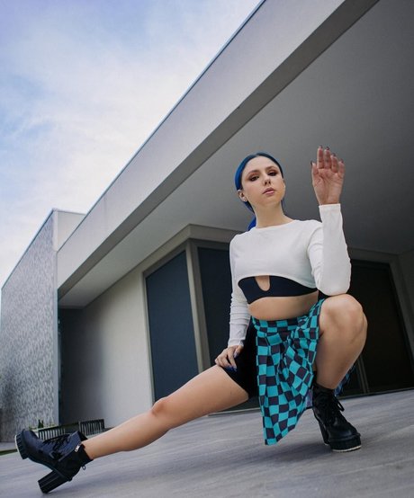 ジンジャートゥインクオンリーファンズ セクシーヌード アーカイブ