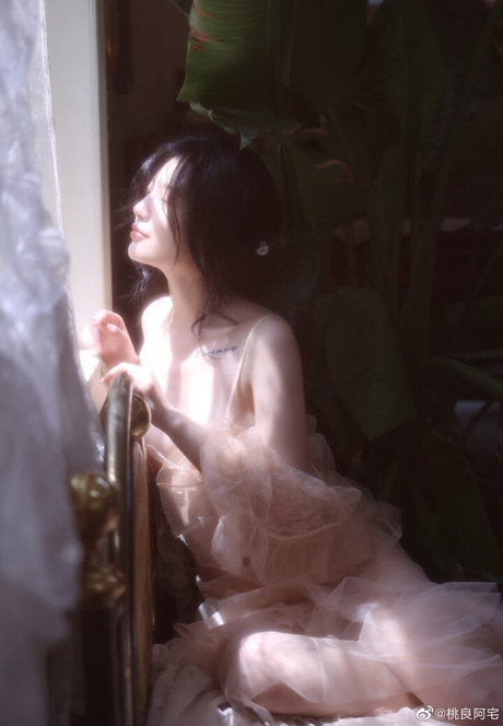 騎乗位熟女OnlyFans セクシーヌード 画像