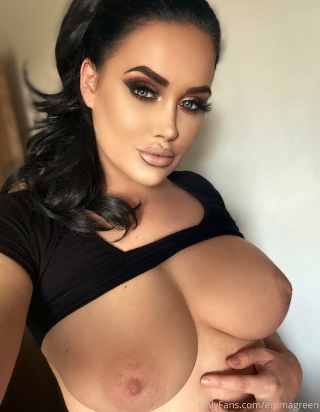 黒人フェムボーイオンリーファンズ 美しい裸 写真