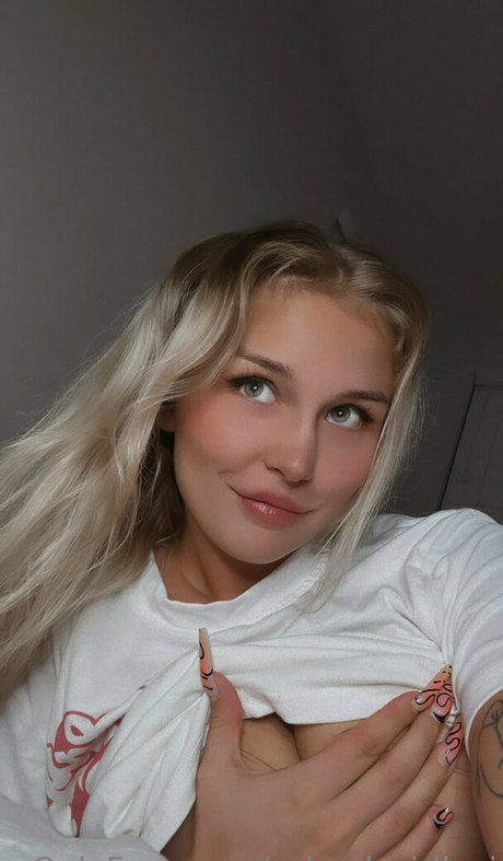 ブラジルの猫オンリーファンズ 美しいヌード アーカイブ