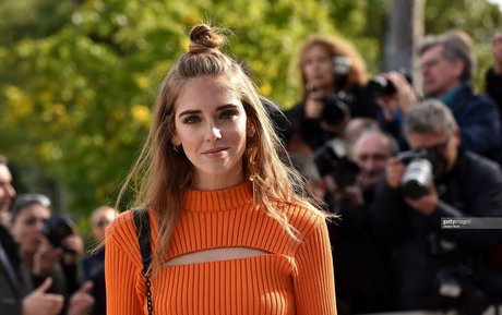 ブルネットのPOV OnlyFans ヌード 写真