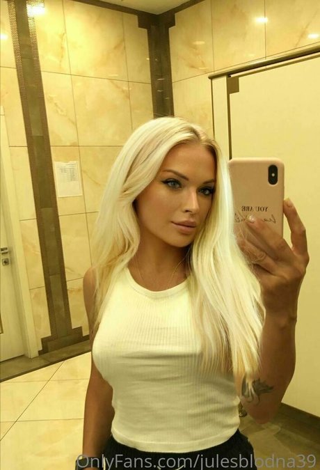 Julesblodna39 ポルノスター 写真