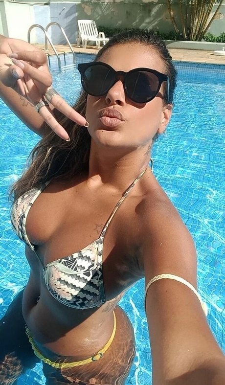 巨乳ティーンオンリーファンズ ホット ギャラリー