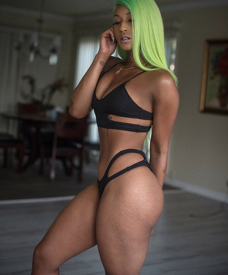 Mizz Twerksum 限定モデル ギャラリー