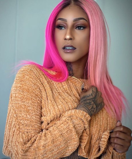 ロシアのお母さんOnlyFans ホットセクシー 写真