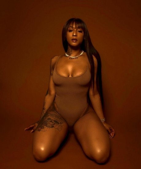 Mizz Twerksum ポルノスター 素敵 写真