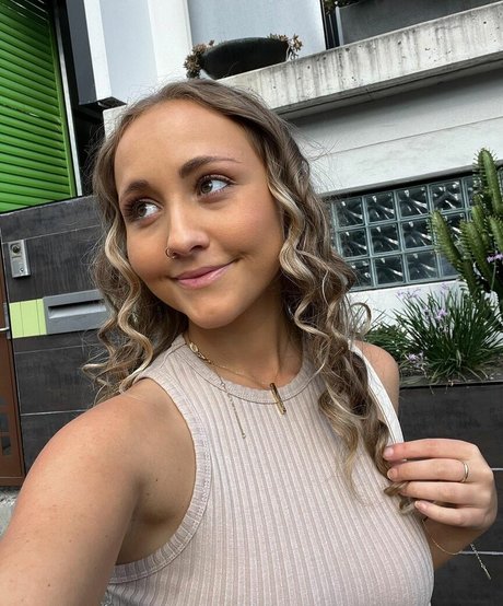 beachbaby19 エロティックなモデル 写真